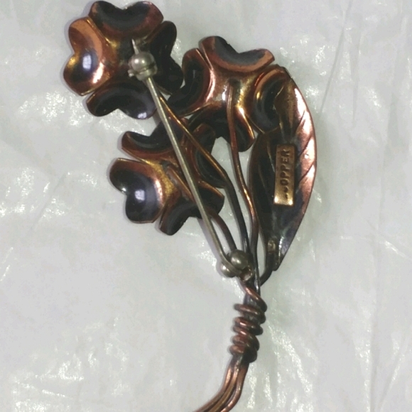 VINTAGE GENUINE COPPER TRIPLE FLOWER PIN - 2 1/2" LONG - Picture 3 of 5